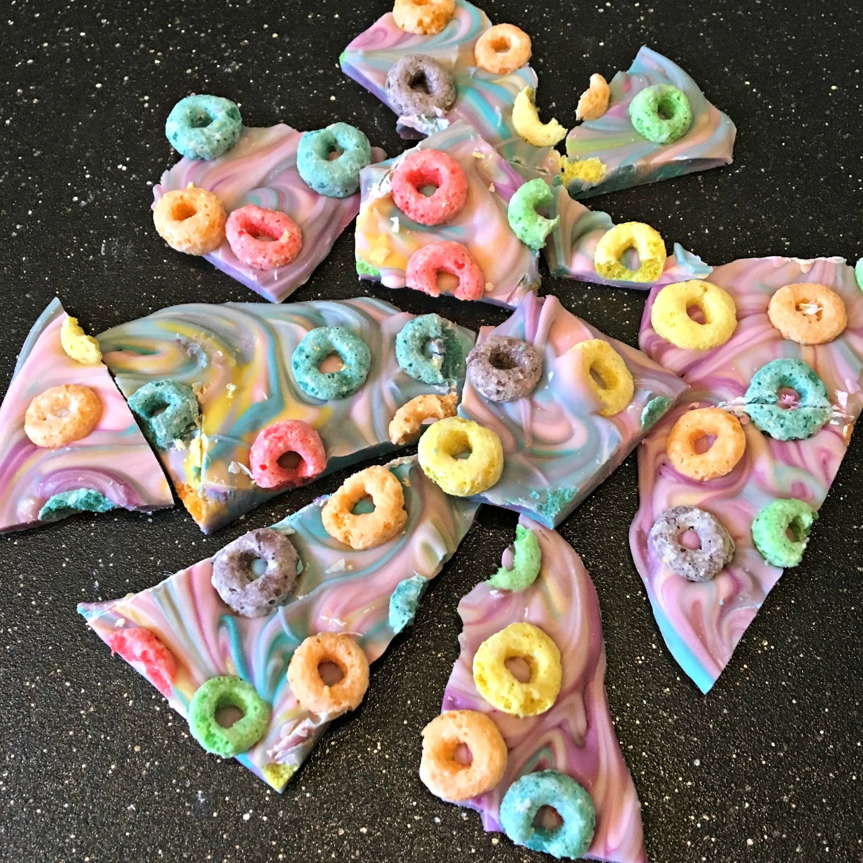 Froot Loops, Cereal Candy, Cereal and milk, Tye-Dye Cereal Dessert Bark