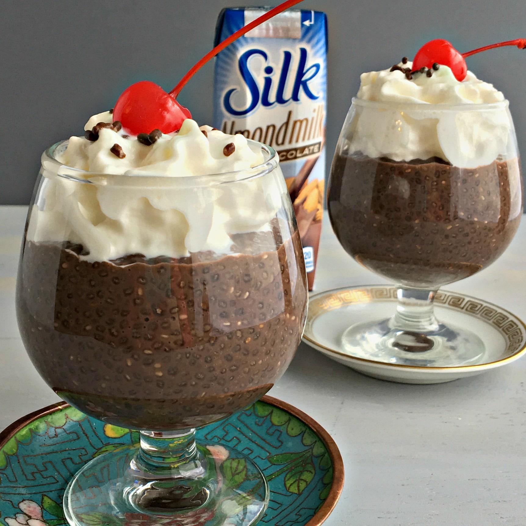 Two Ingredient Chocolate Pudding, Almond milk, Silk almond milk, Chia seeds