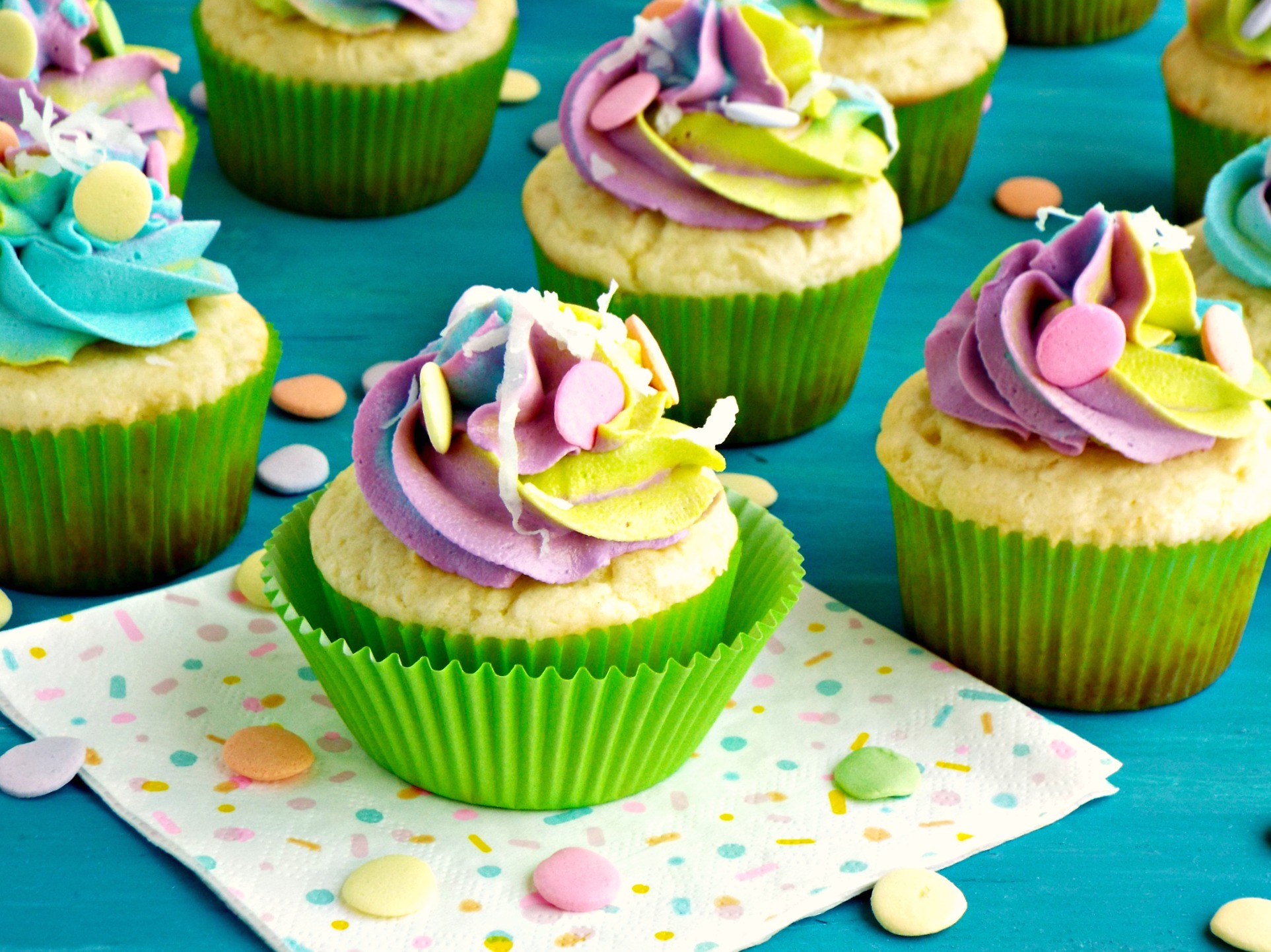 Coconut Cream Unicorn Cupcakes