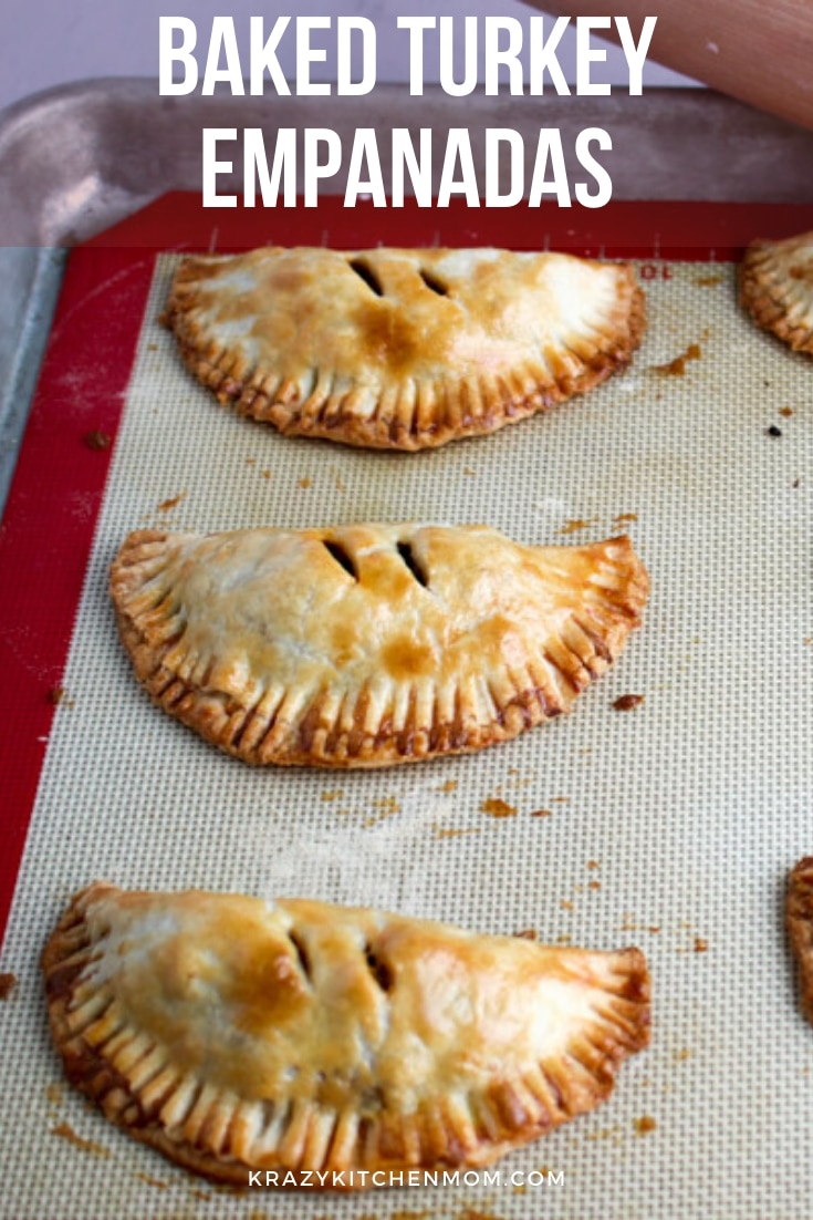 Baked Turkey Empanadas Made with  Ground Turkey Breast are an easy calorie-conscious snack or quick dinner for the entire family. via @krazykitchenmom