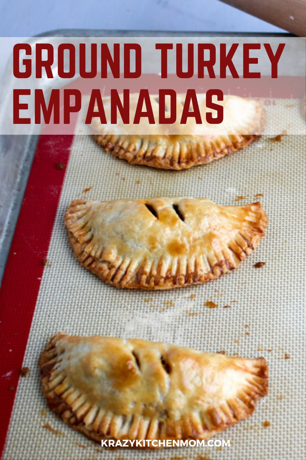 Baked Turkey Empanadas Made with Jennie-O Ground Ground Turkey Breast are an easy calorie-conscious snack or quick dinner for the entire family. via @krazykitchenmom