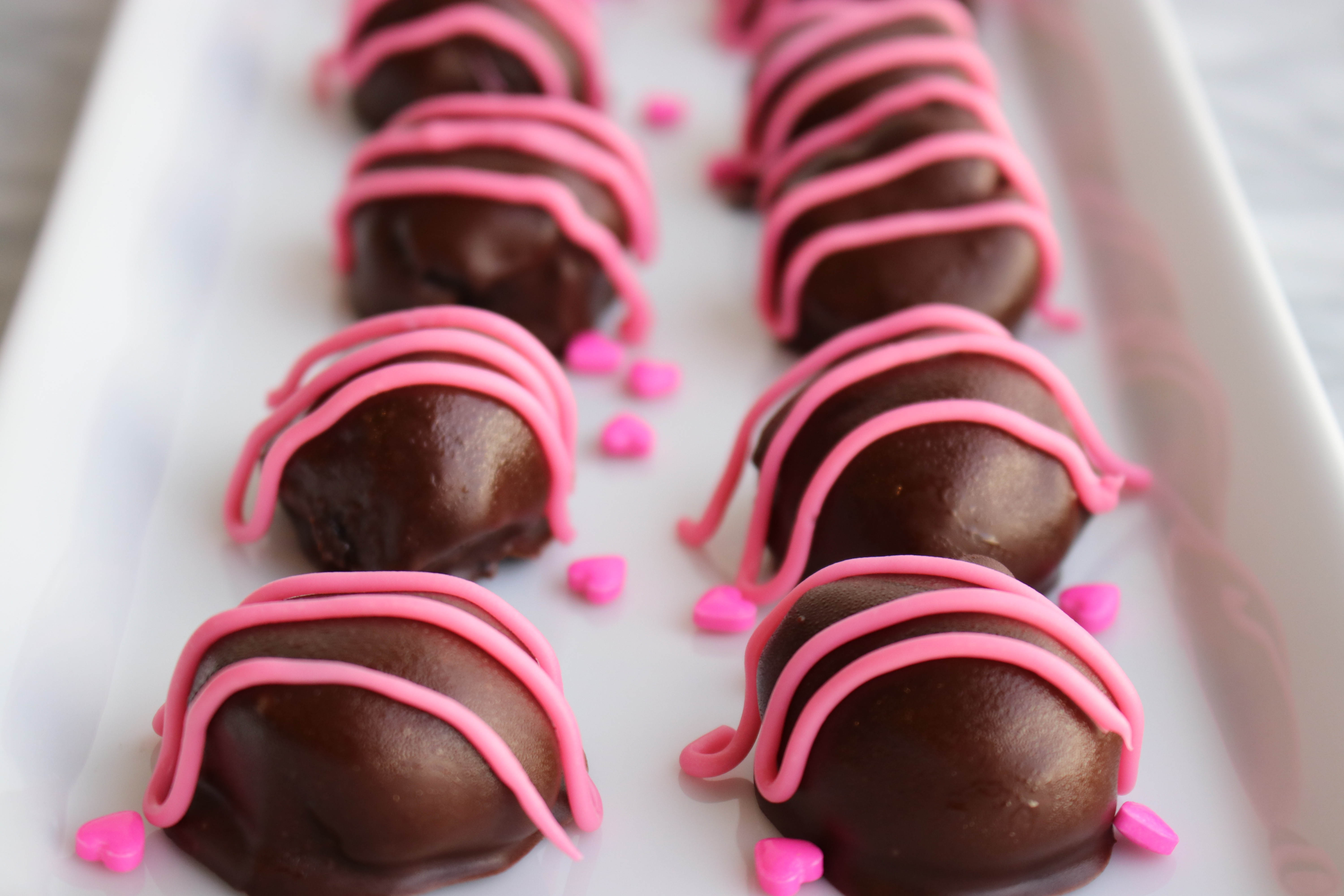 No-Bake Cinnamon Oreo Truffles