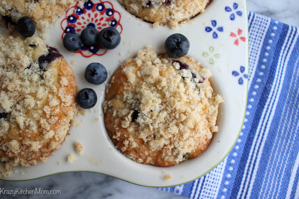 Blueberry Muffins with Streusel Topping