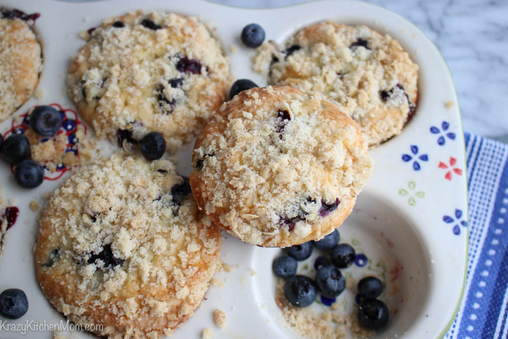 Blueberry Muffins with Streusel Topping