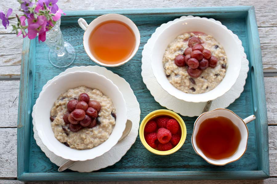 ROASTED GRAPES AND OATMEAL