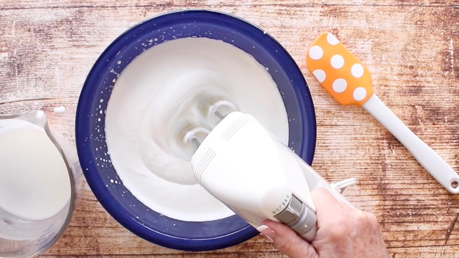 Mixing whipped cream