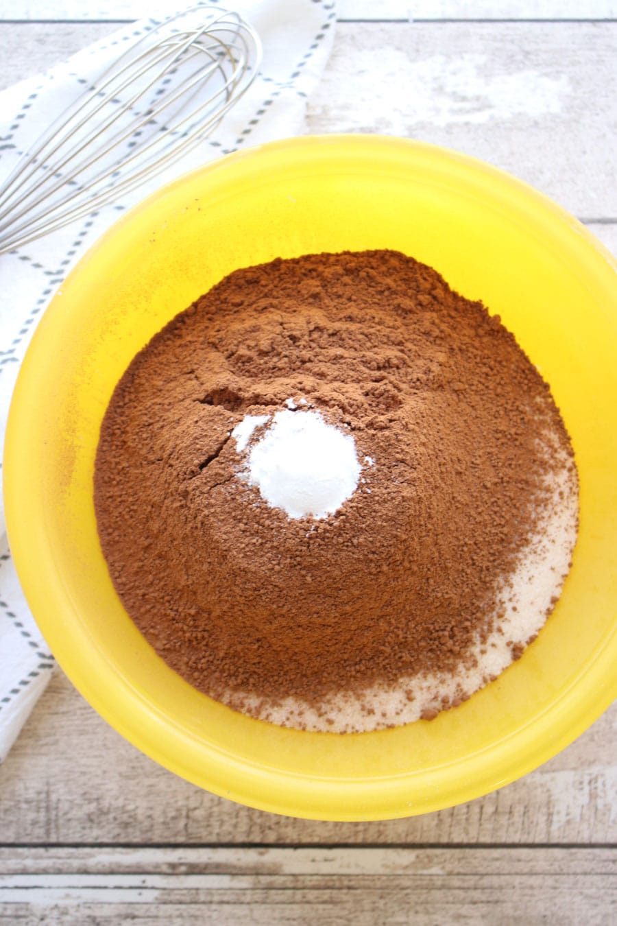 Bowl of dry cake ingredients