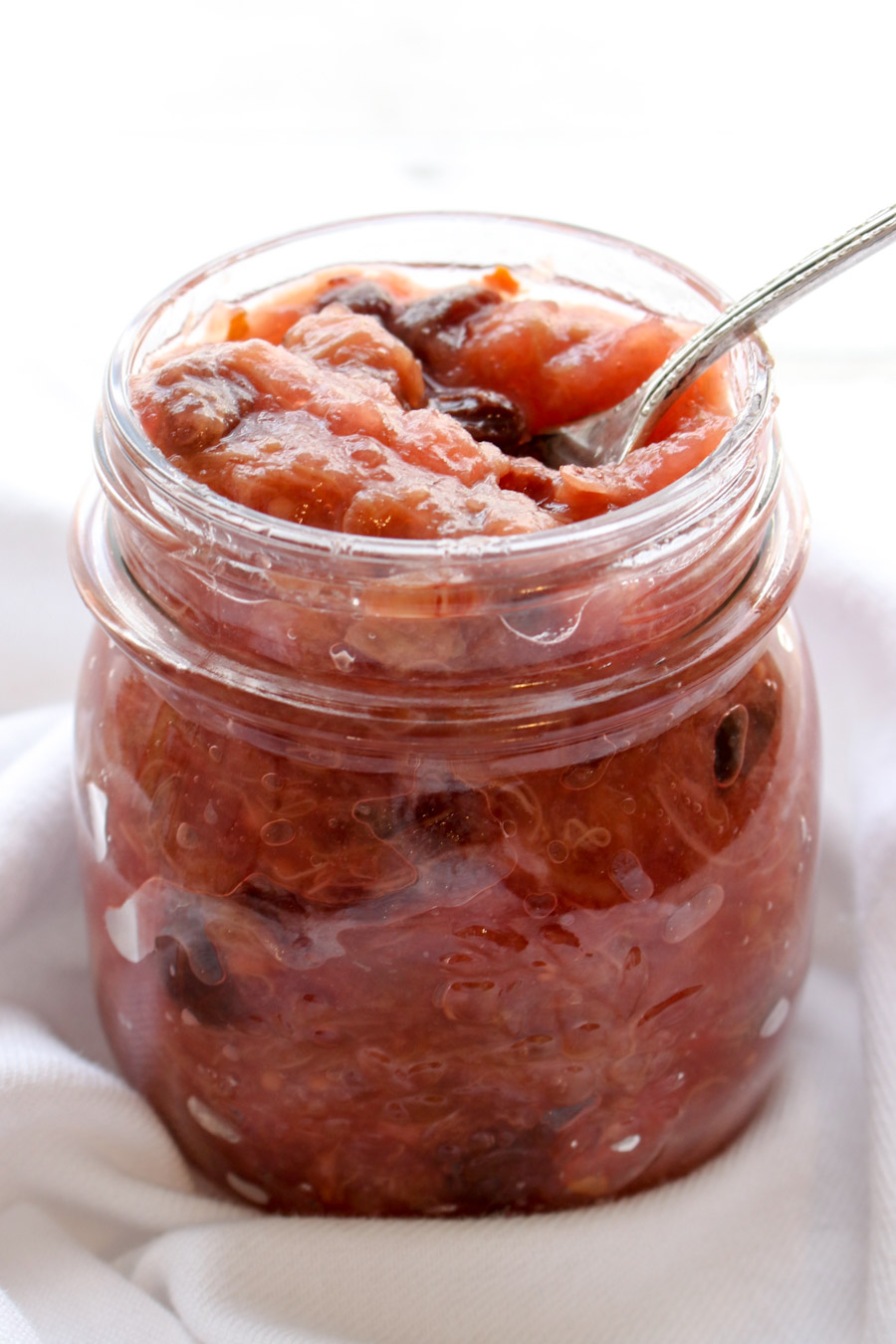 Mason jar of homemade rhubarb chutney