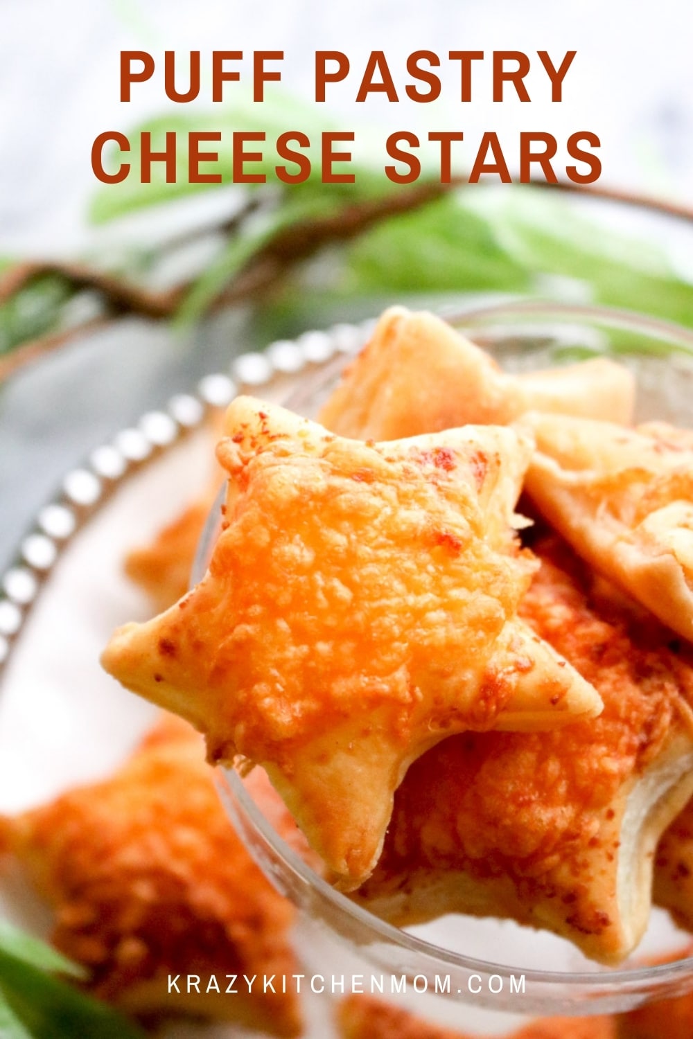 Puff Pastry Cheese Stars are an easy snack that anyone can make. They are buttery and flakey and topped with just the right amount of baked cheese.  via @krazykitchenmom