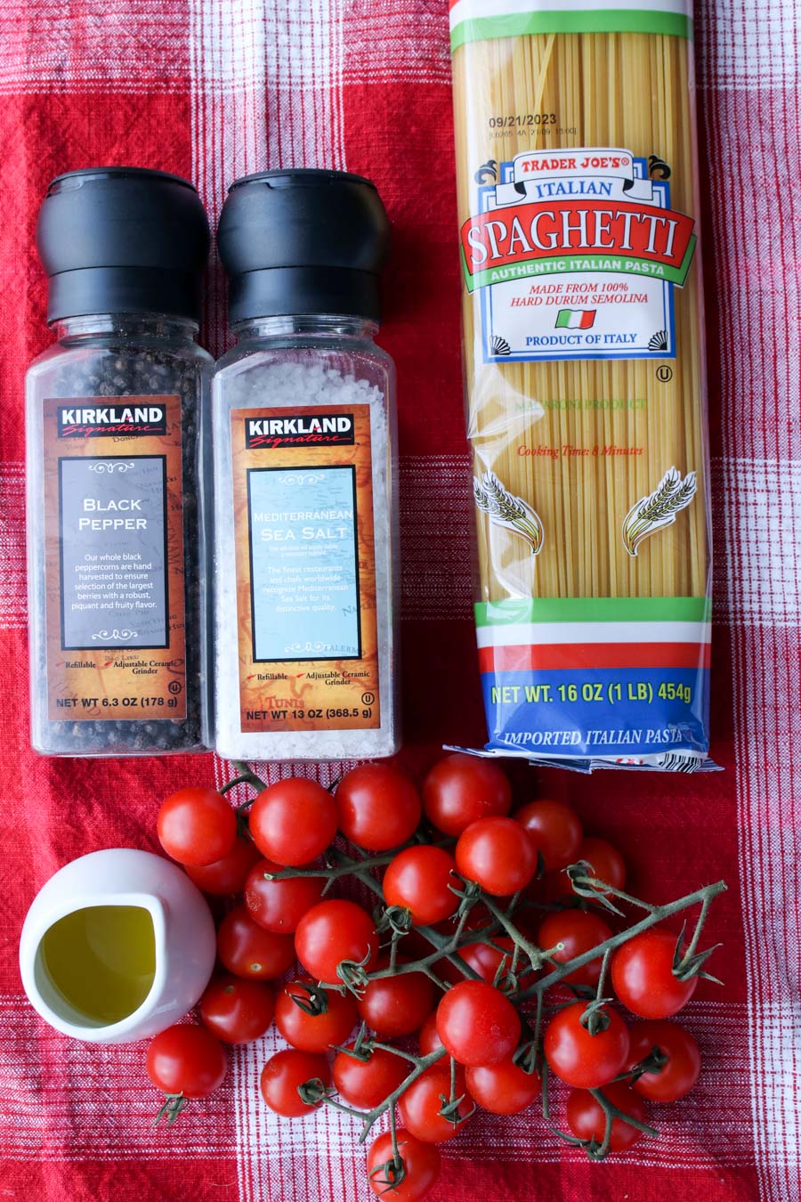 Ingredients to make burst cherry tomato pasta