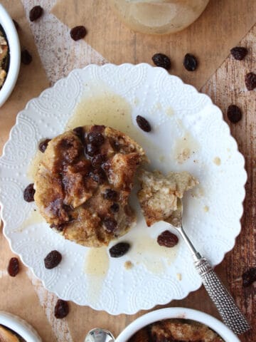 close up of cinnamon raisin bagel bread pudding