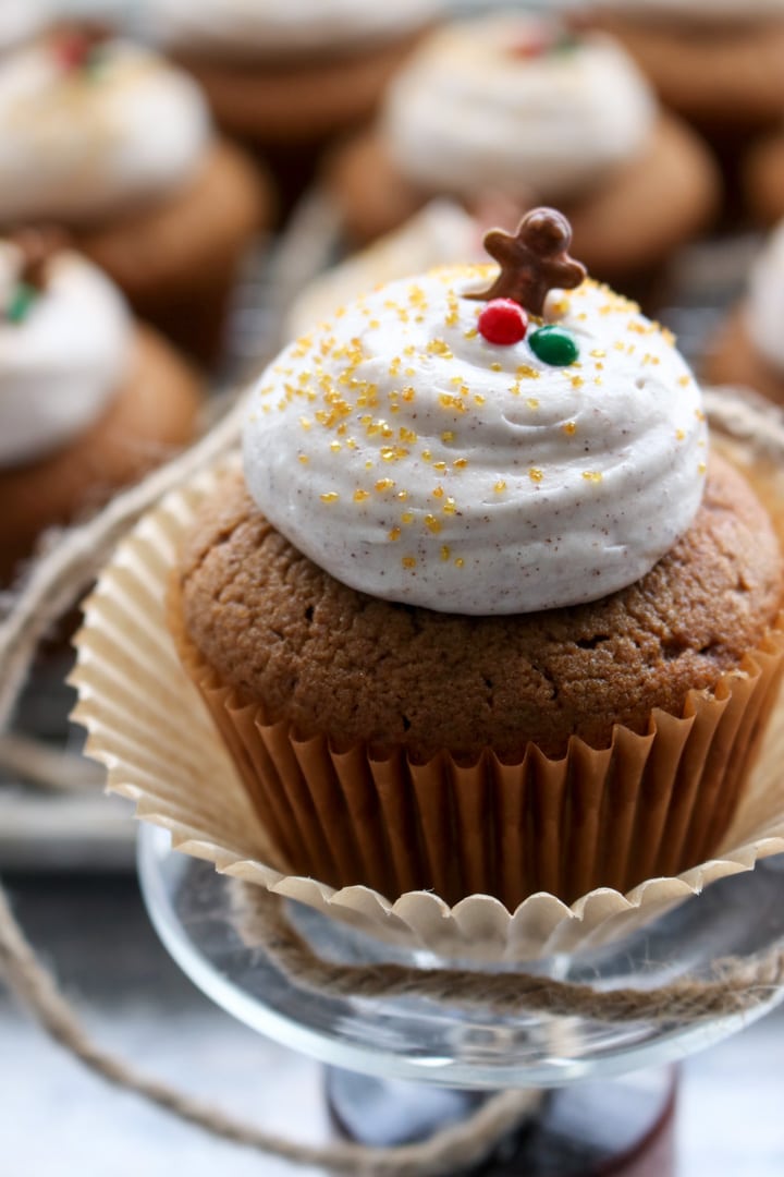 cupcake with cinnamon frosting