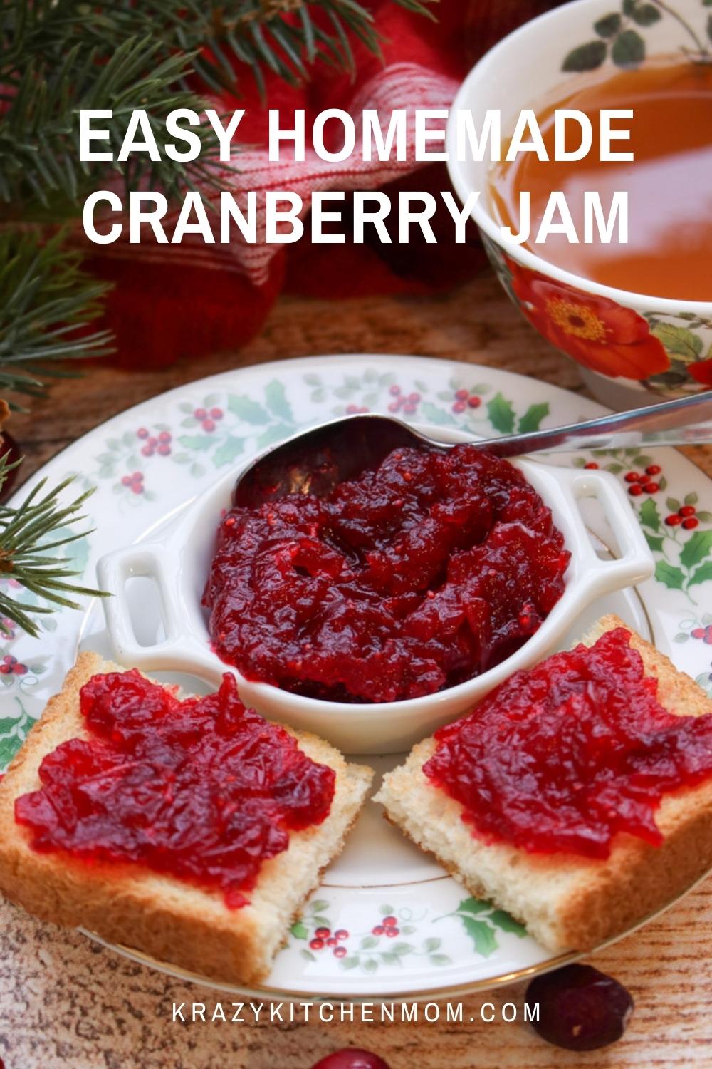 If you can boil water, you can make luscious homemade cranberry syrup and cranberry jam.  via @krazykitchenmom