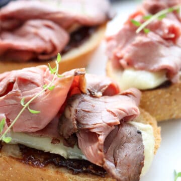 slices of London Broil Crostini appetizers