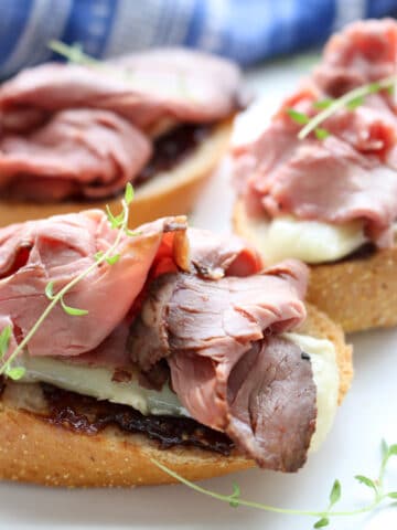slices of London Broil Crostini appetizers