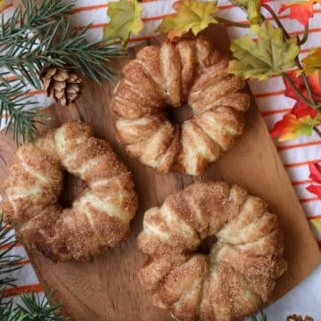 three apple pie rings