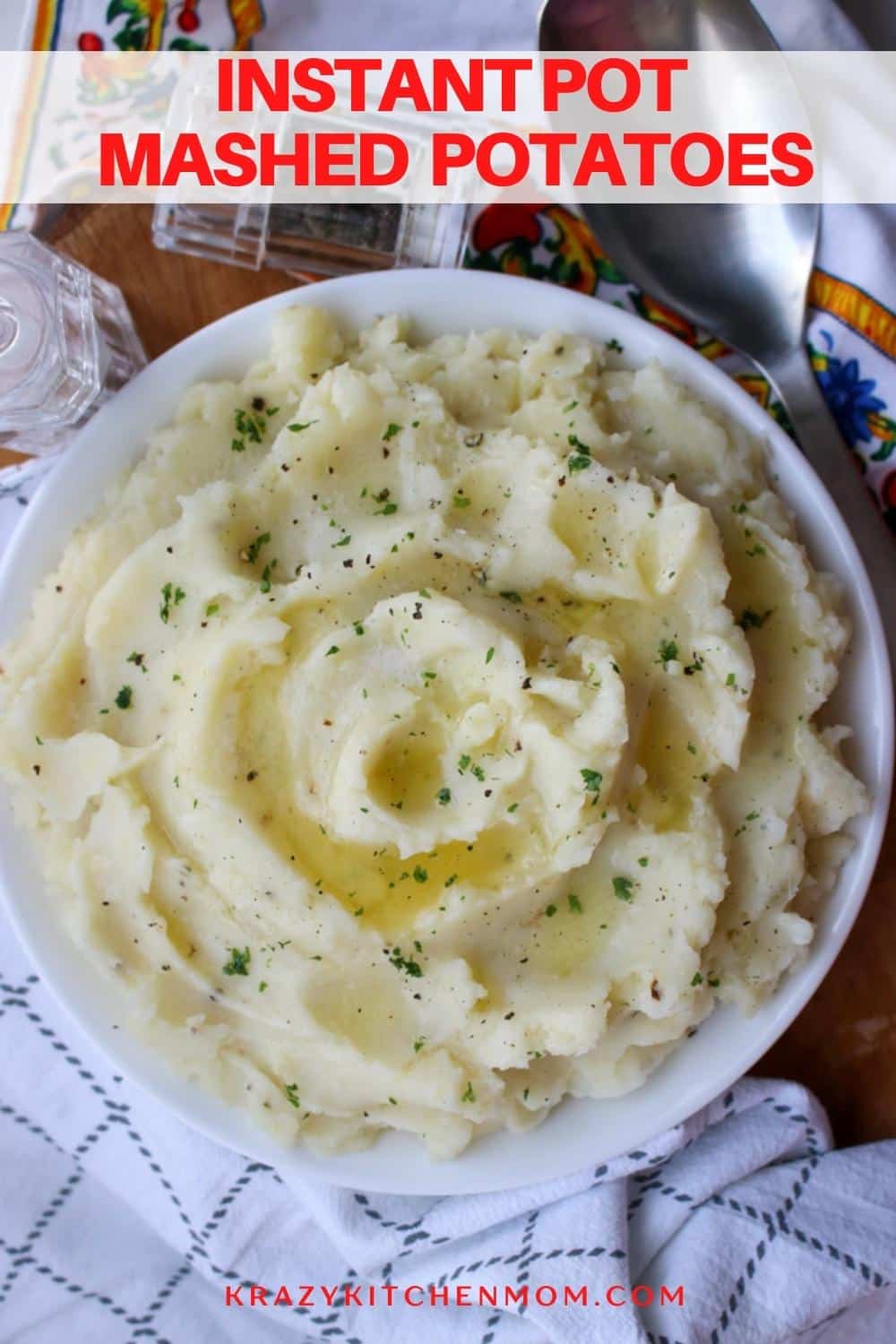 Creamy buttery smooth mashed potatoes are ready in 8 minutes in a pressure cooker. Serve with extra butter and fresh chopped parsley. via @krazykitchenmom