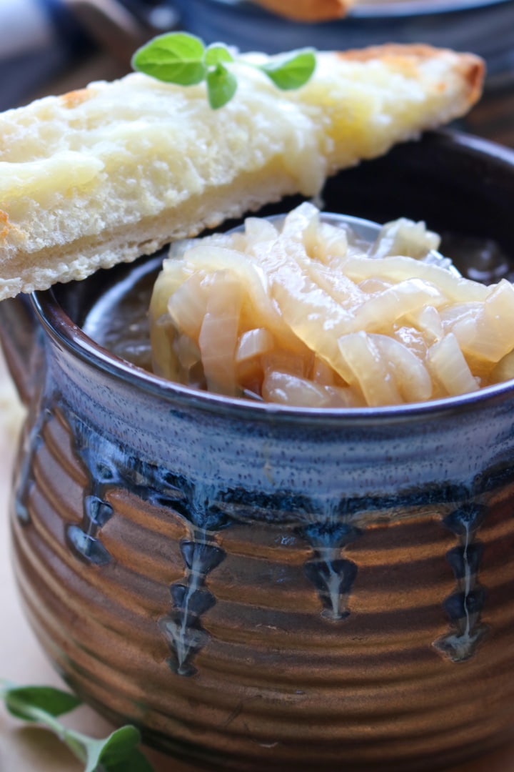 close up shot of a bowl of onion soup