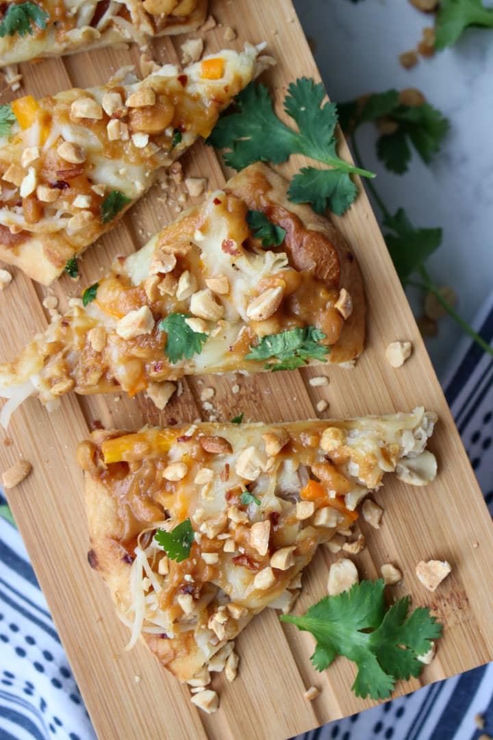 slices of thai peanut rotisserie chicken flatbread