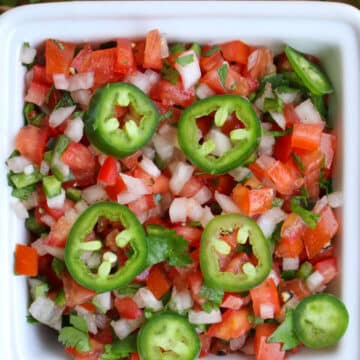 CLOSE UP PICO DE GALLO