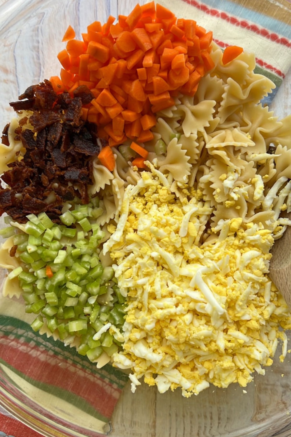 ingredients to make Deviled egg pasta salad p