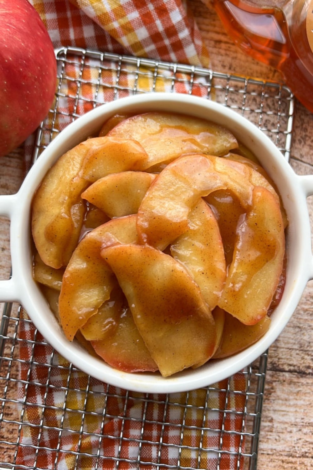 apple honey sauce in a serving bowl