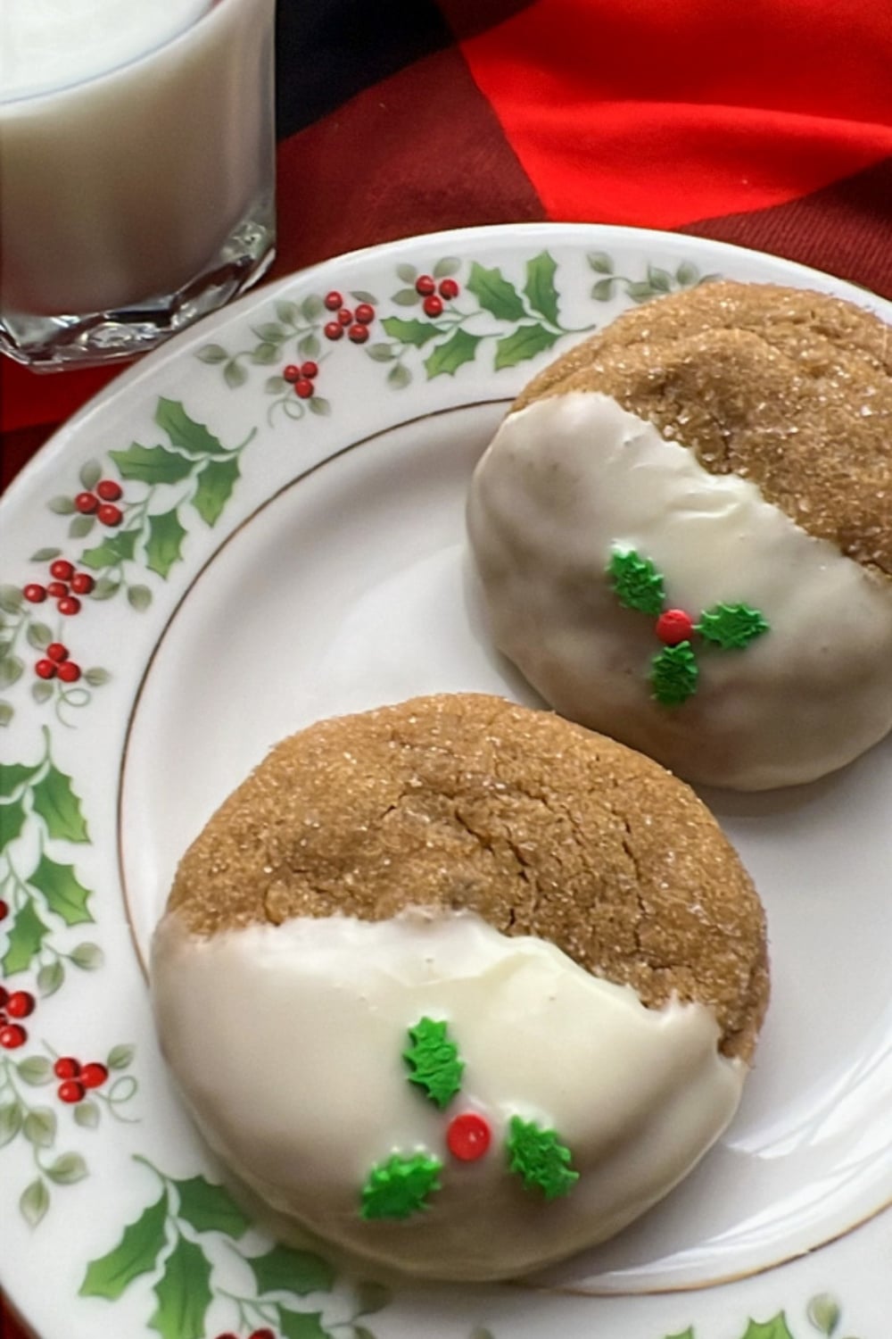 close up of christmas gingerbread cookies