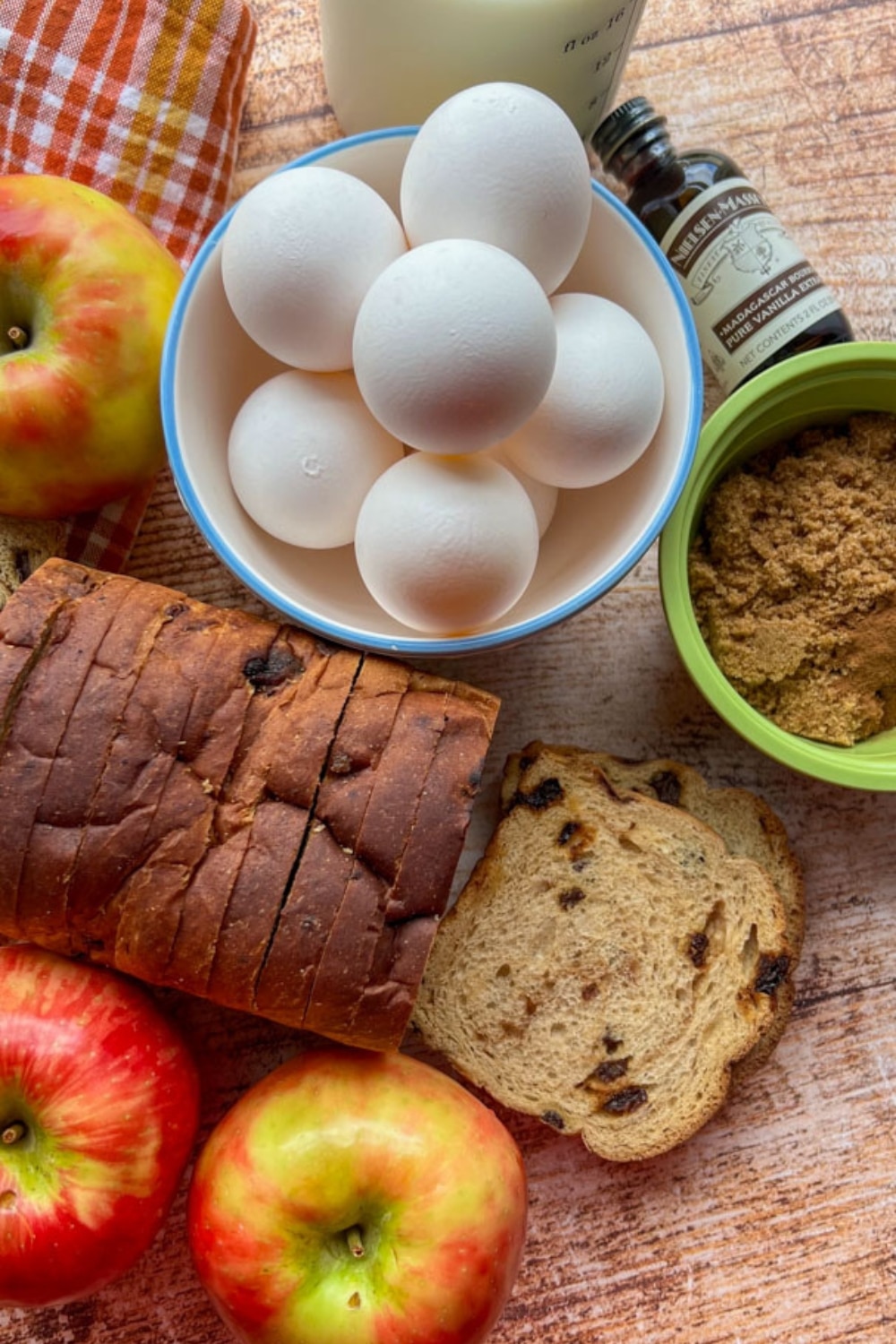 ingredients to make apple cinnamon raisin french toast