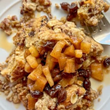 close of of apple raisin baked french toast