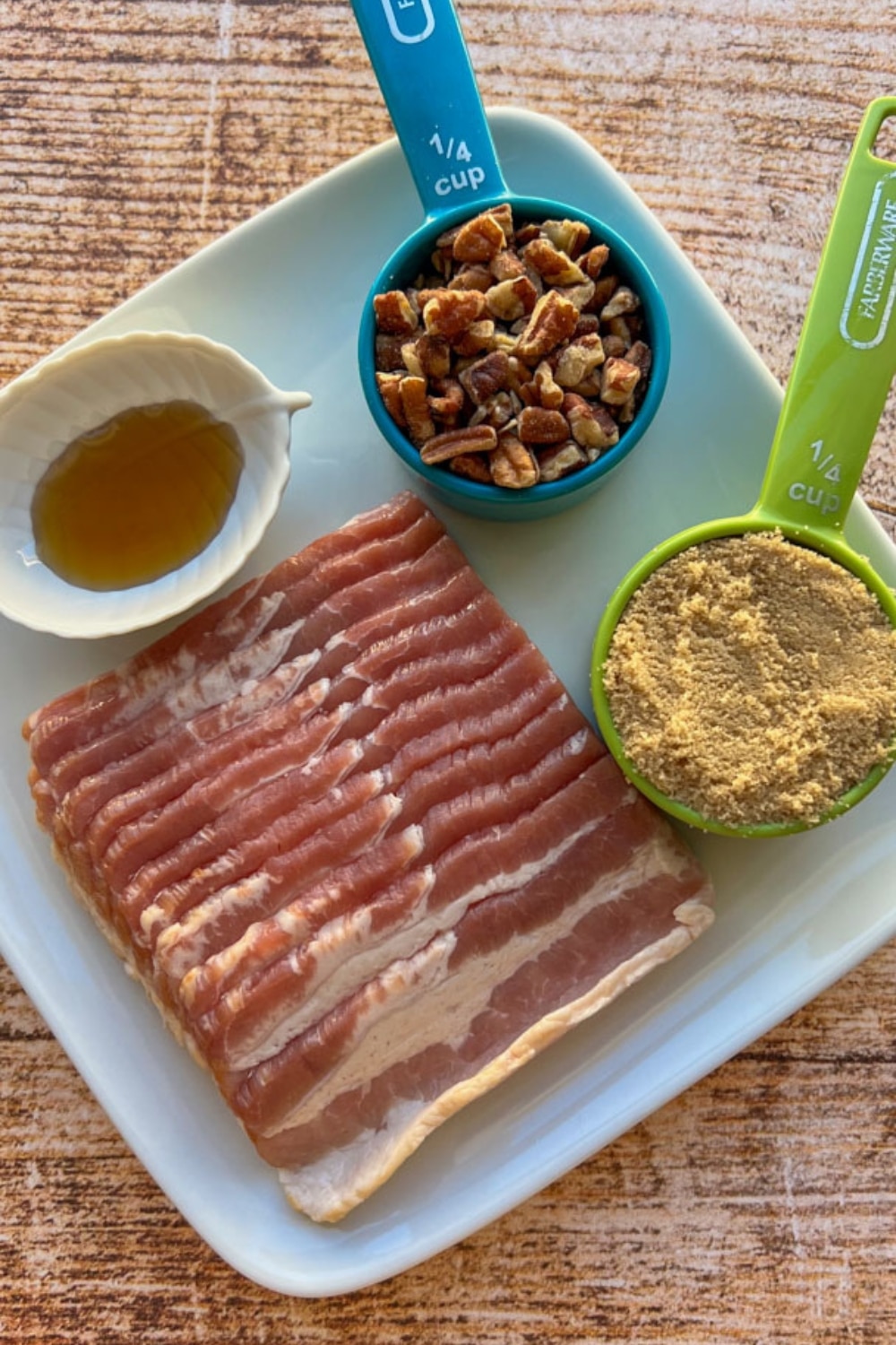 ingredients to make crispy pecan bacon
